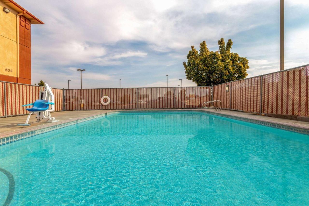 Super 8 By Wyndham The Dalles Or Exterior photo