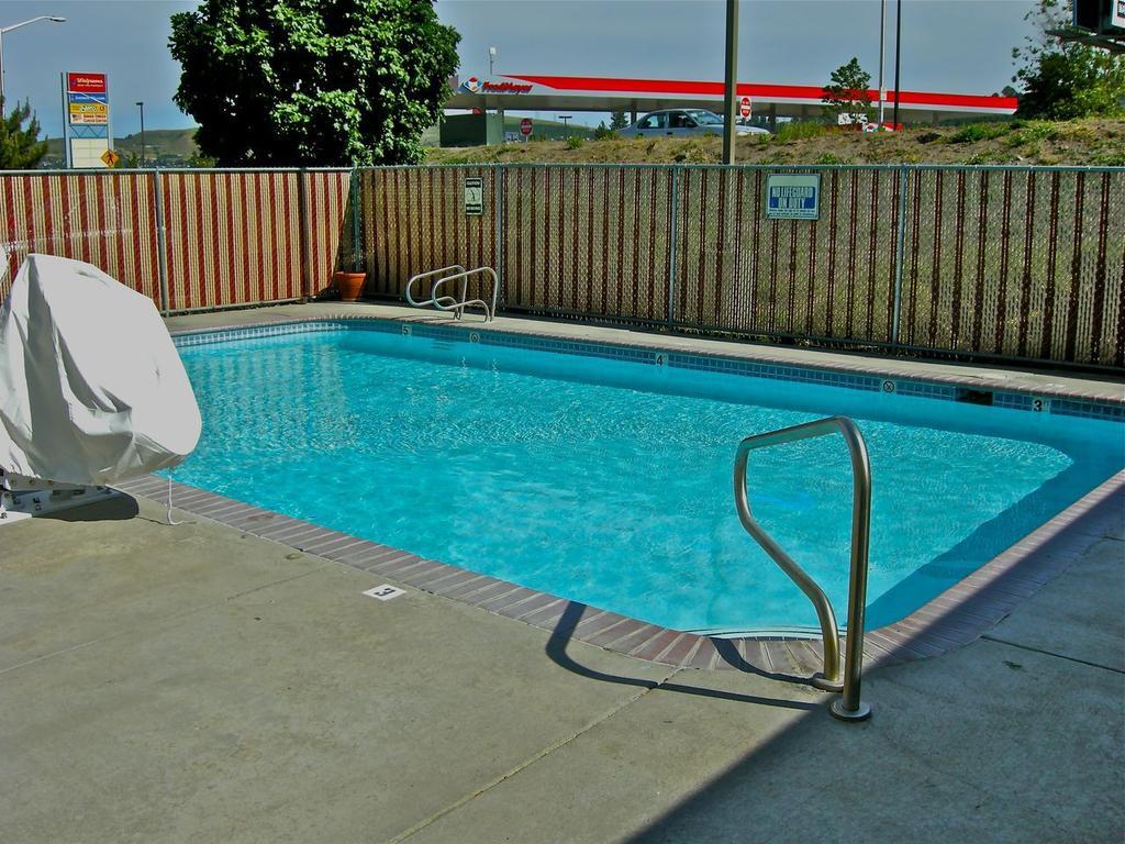Super 8 By Wyndham The Dalles Or Exterior photo